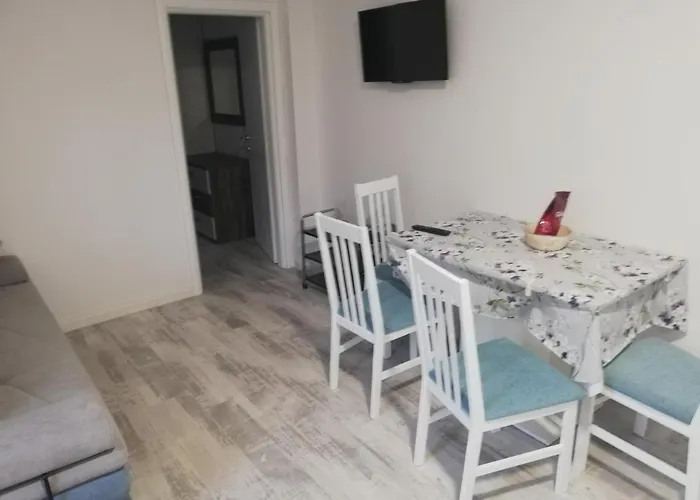 Ravlic Gostinjska kuća Makarska