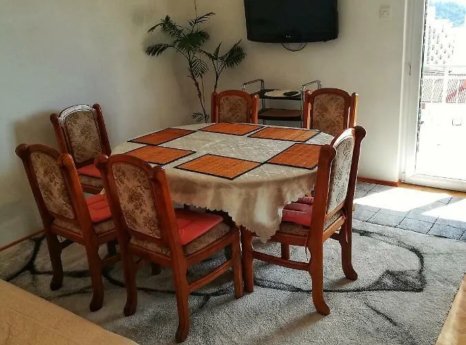 Ravlic Gostinjska kuća Makarska