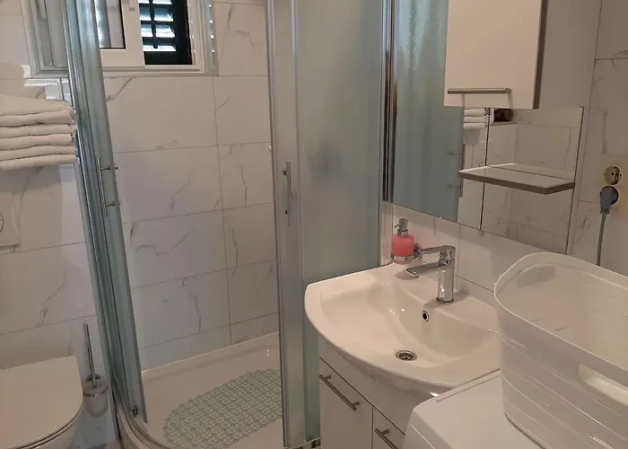 Gostinjska kuća Ravlic Makarska