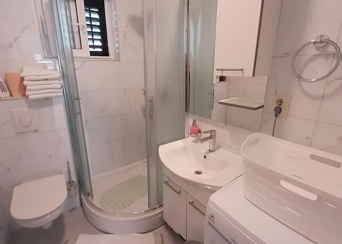 Gostinjska kuća Ravlic 3*