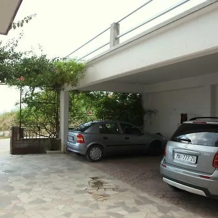 Ravlic 3* マカルスカ